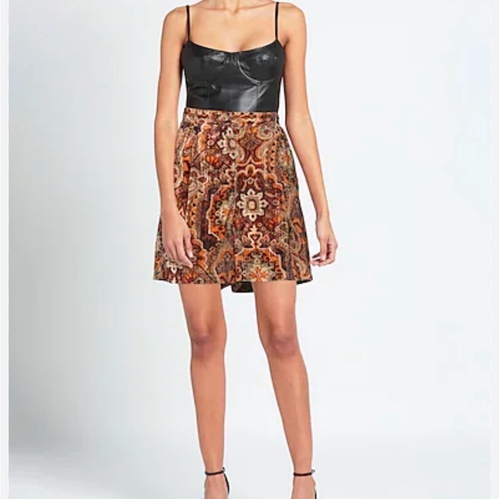 NWT Dixie Cognac Flared Abstract-print shorts